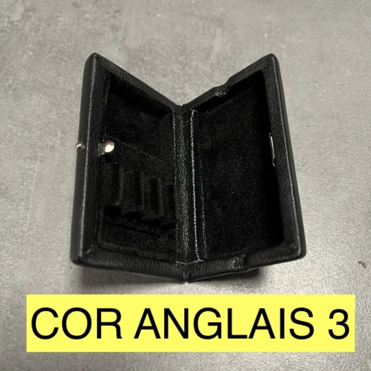 Boite d'anches en cuir pour cor anglais