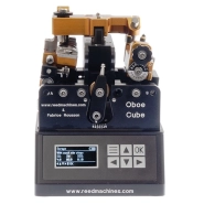 Máquina automática de raspar para cañas de oboe, oboe de amor y corno inglés. Matriz para oboe barroco disponible.